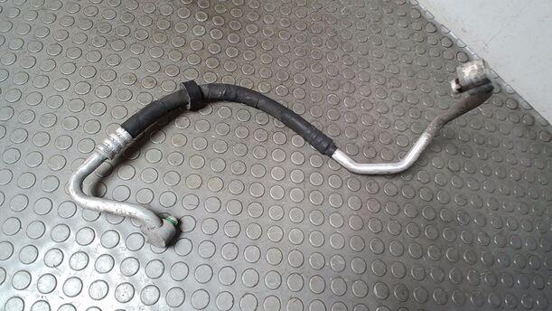 Foto: SCHLAUCH KONDENSATOR / KOMPRESSOR eines VW Passat 2.0 TDI DPF