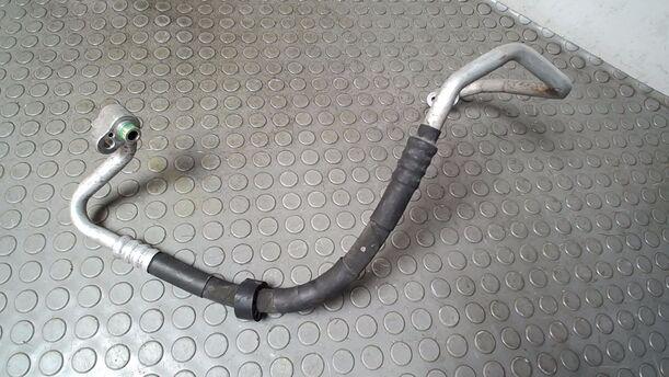 Foto: SCHLAUCH KONDENSATOR / KOMPRESSOR eines VW Passat 2.0 TDI DPF