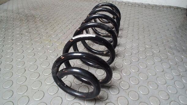 Foto: HINTERFEDER/ FEDER HINTEN ( SACHS ) eines VW Passat 2.0 TDI DPF