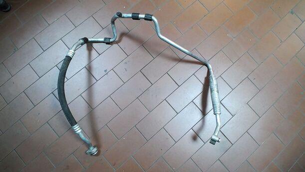 Foto: SCHLAUCH VENTIL / KOMPRESSOR eines VW Passat 2.0 TDI DPF