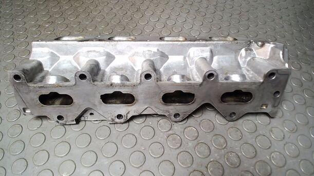 Foto: ANSAUGKRÜMMER UNTEN eines Renault Clio 1.6 16V