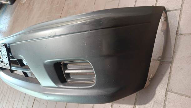 Foto: STOSSFÄNGER/ STOßSTANGE VORN ( UNLACKIERT ) eines Mazda Demio 1.4