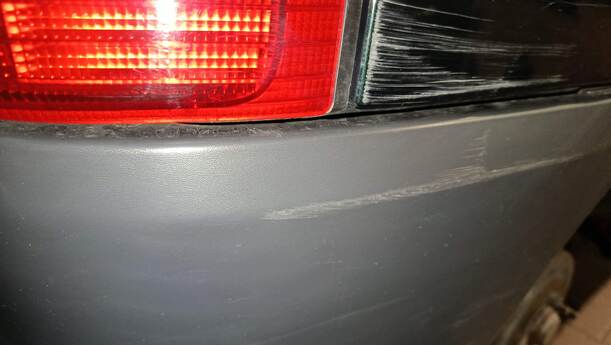 Foto: STOSSFÄNGER/ STOßSTANGE HINTEN ( UNLACKIERT ) eines Mazda Demio 1.4
