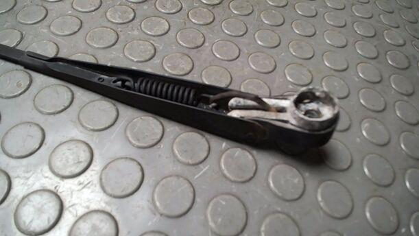 Foto: SCHEIBENWISCHERARM HINTEN eines Mazda Demio 1.4