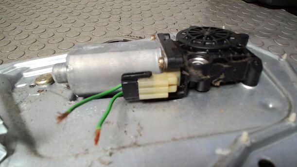 Foto: FENSTERHEBER ELEKTRISCH VORN LINKS eines Volvo V70 2.4