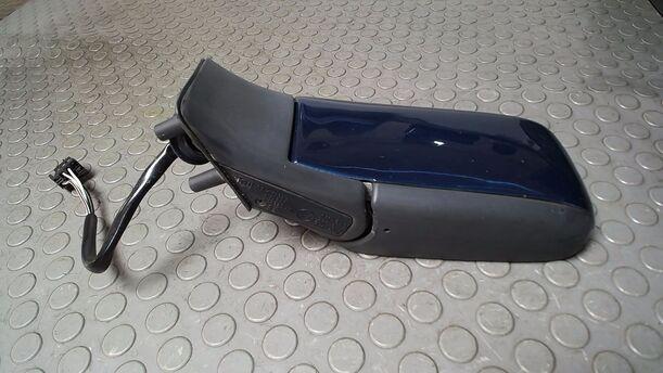Foto: AUSSENSPIEGEL ELEKTRISCH VERSTELLBAR LINKS eines Volvo V70 2.4