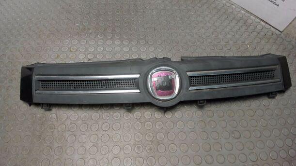Foto: KÜHLERGRILL eines Fiat Panda 1.2