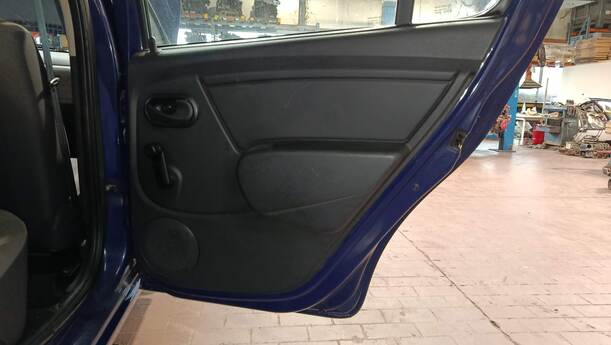 Foto: TÜR HINTEN RECHTS eines Dacia Sandero 1.4 MPI
