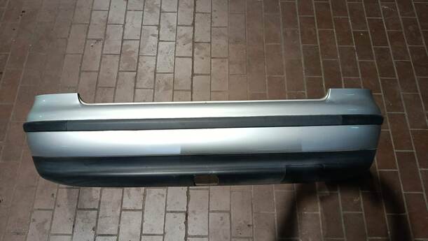 Foto: STOSSFÄNGER/ STOßSTANGE HINTEN eines Seat Toledo 1.9 TDI