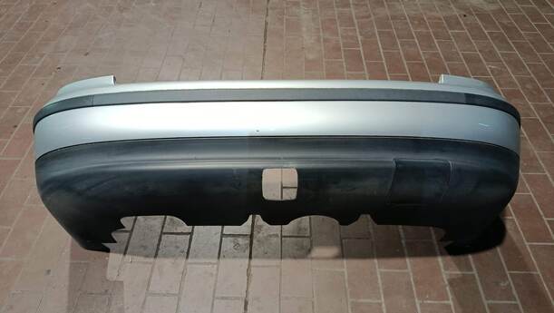 Foto: STOSSFÄNGER/ STOßSTANGE HINTEN eines Seat Toledo 1.9 TDI
