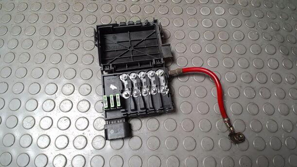 Foto: SICHERUNGSKASTEN BATTERIE eines Seat Toledo 1.9 TDI