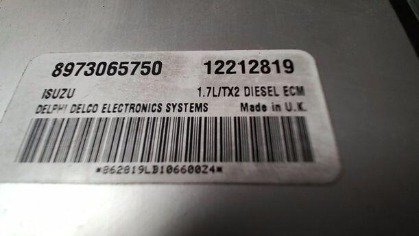 Foto: STEUERGERÄT EINSPRITZUNG/ MOTORSTEUERGERÄT ( Y17DT ) eines Opel Astra 1.7 DTI
