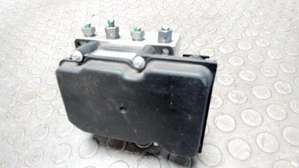 Foto: HAUPTBREMSAGGREGAT ABS eines Dacia Sandero 1.4 MPI