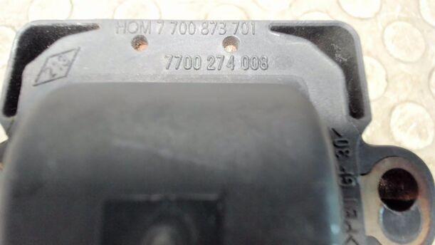 Foto: ZÜNDSPULE eines Dacia Sandero 1.4 MPI