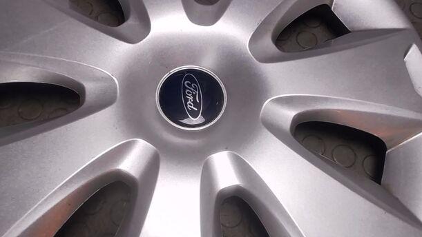 Foto: RRADKAPPE / FELGENABDECKUNG 16 ZOLL eines Ford Mondeo Turnier 2.0 TDCi