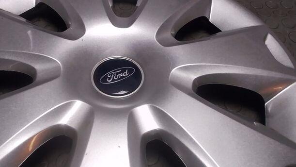 Foto: RADKAPPE / FELGENABDECKUNG 16 ZOLL eines Ford Mondeo Turnier 2.0 TDCi