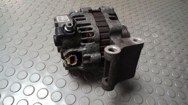 Foto: LICHTMASCHINE ( 90 A ) eines Ford Fusion 1.4