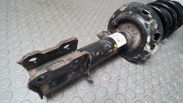 Foto: FEDERBEIN VORN RECHTS ( Z10XE ) eines Opel Corsa 1.0 12V