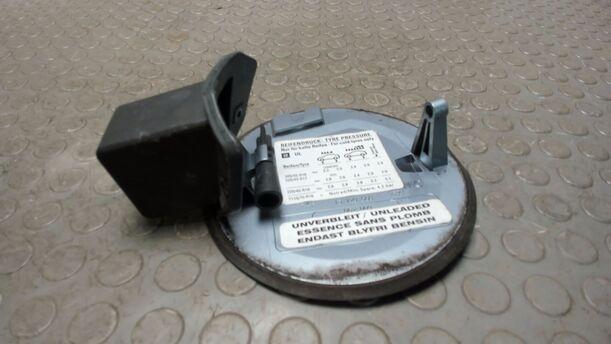 Foto: TANKKLAPPE / TANKDECKEL eines Opel Zafira 2.2 Automatik