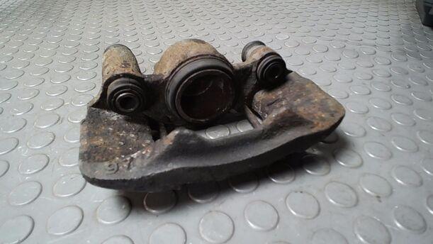 Foto: BREMSSATTEL VORN LINKS eines Mazda Demio 1.4