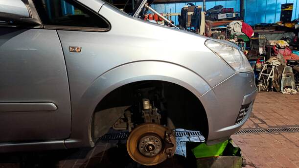 Foto: KOTFLÜGEL RECHTS eines Opel Zafira 2.2 Automatik