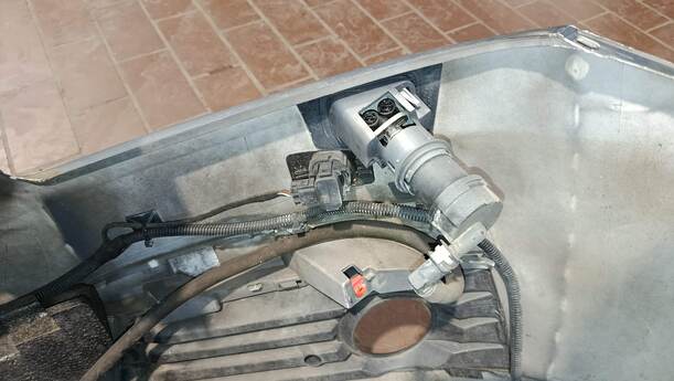 Foto: STOSSFÄNGER / STOßSTANGE VORNE eines Opel Zafira 2.2 Automatik