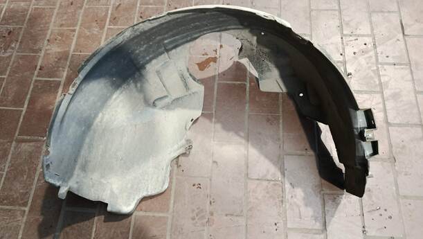 Foto: RADHAUSSCHALE/ INNENRADHAUS VORN RECHTS eines Ford Mondeo 2.0 Turnier TDDI
