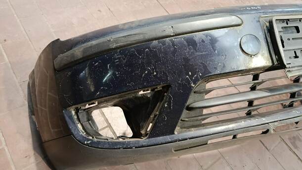 Foto: STOSSFÄNGER/ STOßSTANGE VORN ( LACKIERUNGSBEDÜRFTIG ) eines Ford Mondeo 2.0 Turnier TDDI