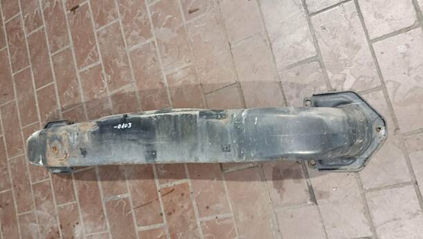 Foto: VERSTÄRKUNG VORN eines Ford Mondeo 2.0 Turnier TDDI