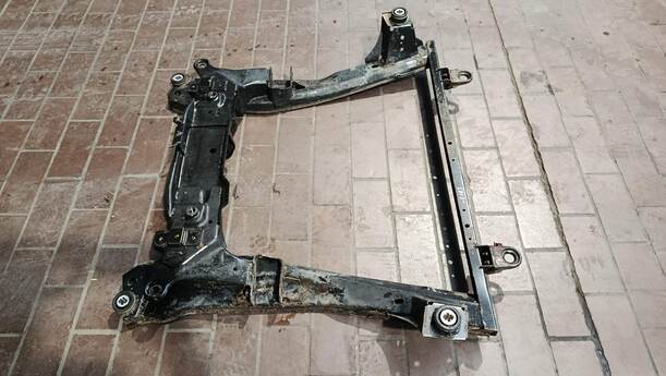 Foto: VORDERACHSE/ ACHSE VORN eines Ford Mondeo 2.0 Turnier TDDI