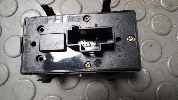 Foto: FENSTERHEBERSCHALTER eines Ford Mondeo 2.0 Turnier TDDI