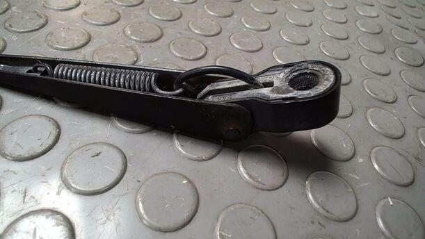 Foto: SCHEIBENWISCHERARM HINTEN ( TURNIER ) eines Ford Mondeo 2.0 Turnier TDDI