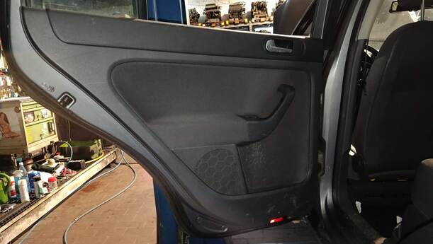 Foto: TÜR HINTEN LINKS ( GOLF PLUS ) eines VW Golf Plus 1.4