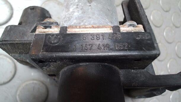 Foto: HEIZVENTIL eines BMW 316i compact