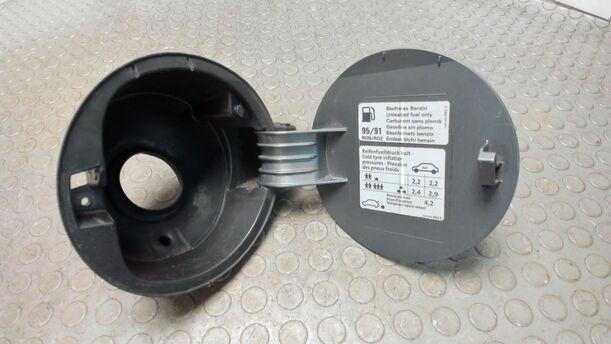 Foto: TANKKLAPPE / TANKDECKEL eines VW Golf Plus 1.4