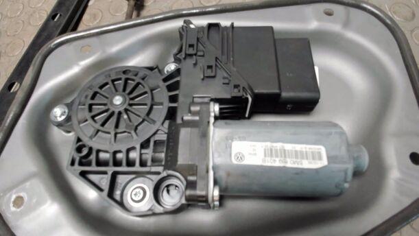Foto: FENSTERHEBER HINTEN LINKS eines VW Golf Plus 1.4