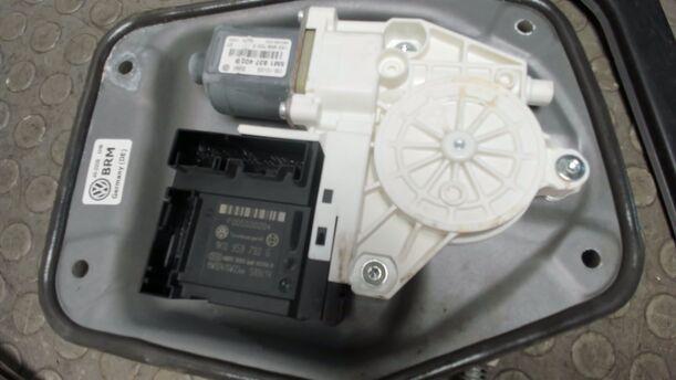 Foto: FENSTERHEBER VORNE RECHTS eines VW Golf Plus 1.4