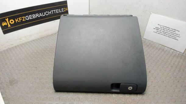 Foto: HANDSCHUHFACH eines VW Golf Plus 1.4