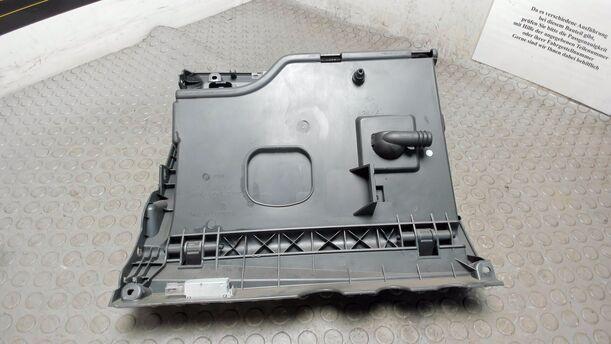 Foto: HANDSCHUHFACH eines VW Golf Plus 1.4