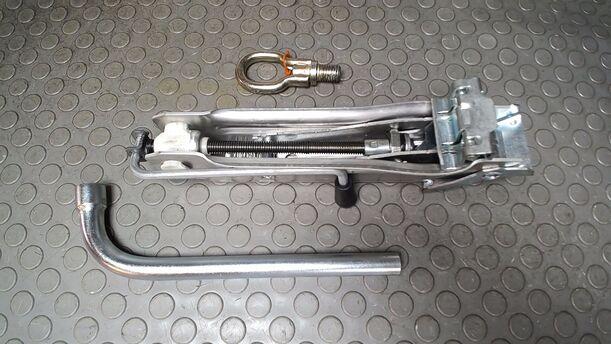 Foto: WAGENHEBER eines VW Golf 1.4 acenta