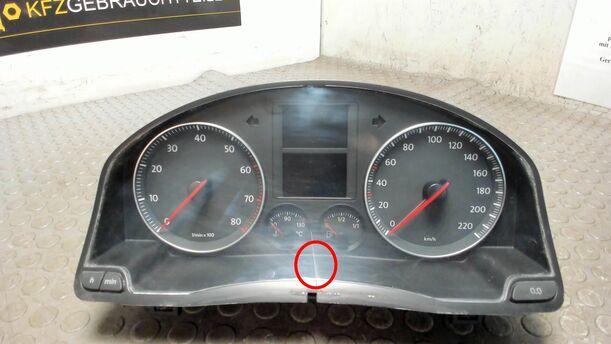 Foto: KOMBIINSTRUMENT / TACHOEINHEIT eines VW Golf Plus 1.4