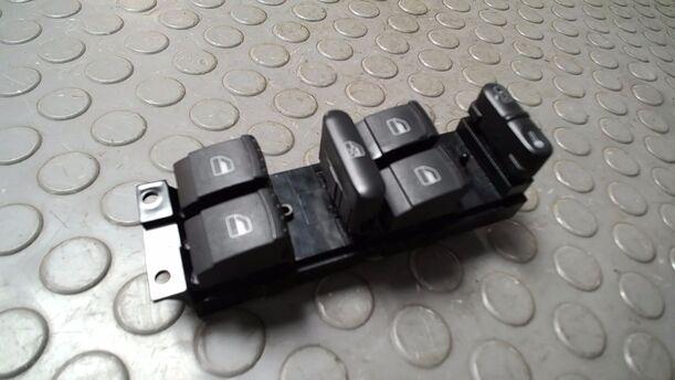 Foto: FENSTERHEBERSCHALTER eines VW Golf 1.4