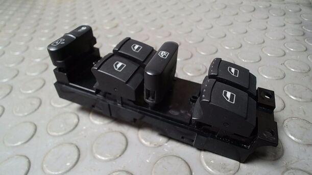 Foto: FENSTERHEBERSCHALTER eines VW Golf 1.4