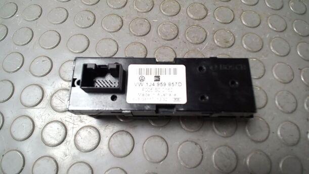 Foto: FENSTERHEBERSCHALTER eines VW Golf 1.4
