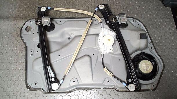 Foto: FENSTERHEBER ELEKTRISCH VORN RECHTS ( 4/5 TÜRER ) eines VW Golf 1.4