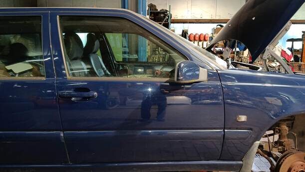 Foto: TÜR VORNE RECHTS eines Volvo V70 2.4