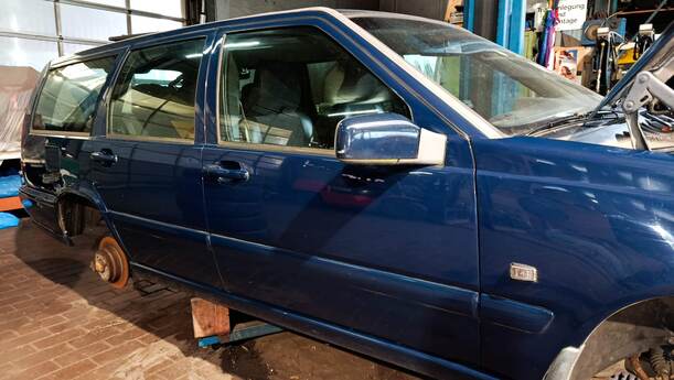 Foto: TÜR VORNE RECHTS eines Volvo V70 2.4