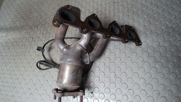 Foto: AUSPUFFKRÜMMER MIT KATALYSATOR eines VW Golf 1.4
