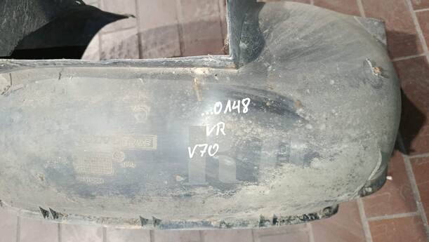 Foto: RADHAUSSCHALE / INNENKOTFLÜGEL VORNE RECHTS eines Volvo V70 2.4