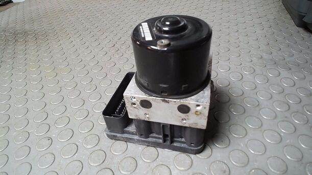Foto: HAUPTBREMSAGREGAT ABS/ ESP eines VW Golf 1.4